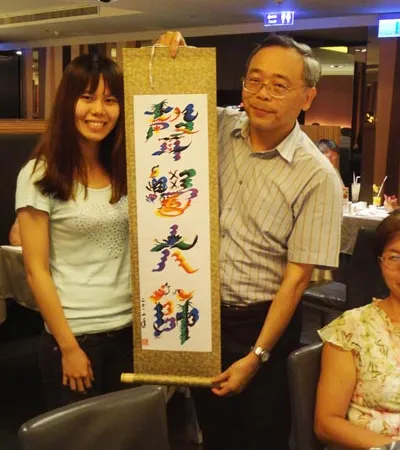 2012 — 暑假與學生及外籍生合影（2012/07/09）